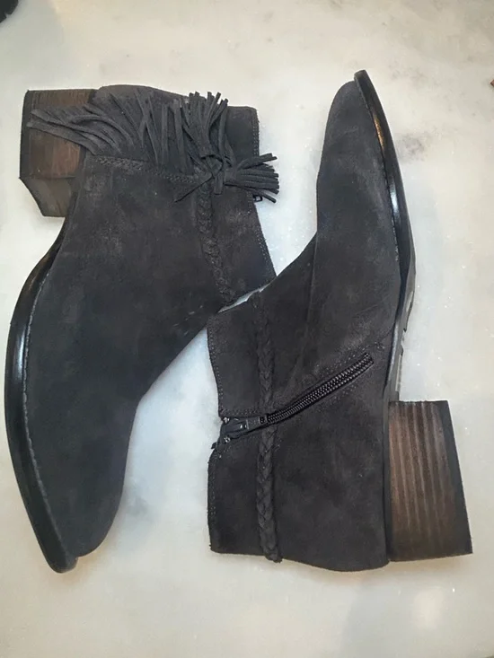 Gianni Bini Rorrie Grey Suede Fringe Ankle Boots 10M - Picture 1 of 7